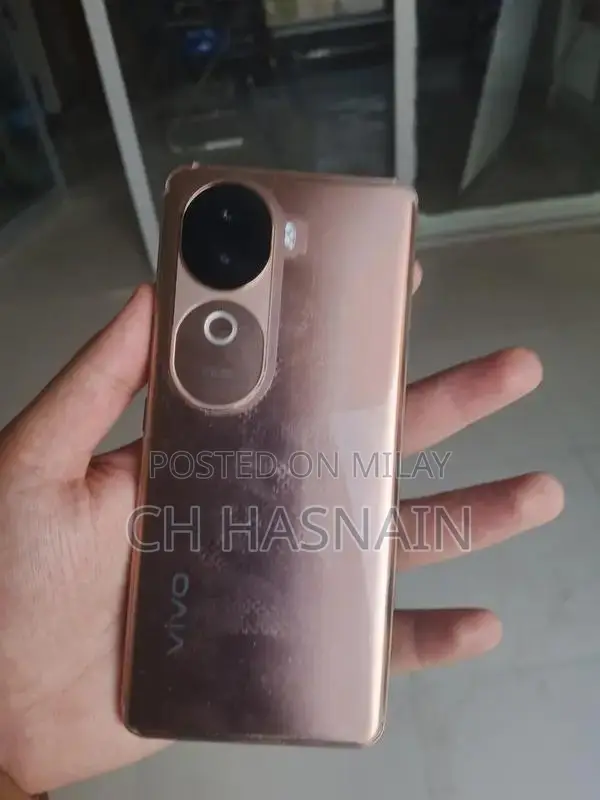 Vivo V40 E Smartphone - Lightly Used Device