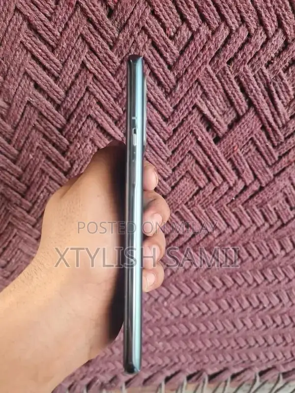 OnePlus 9 Pro Smartphone Excellent Condition with Accessories