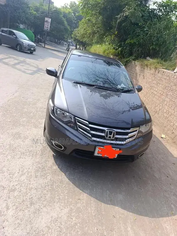 Honda City Sedan - Excellent 2017 Petrol Sedan