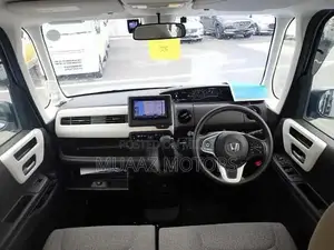 2022 Honda N Box G Compact Minivan - Imported