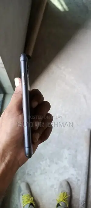 Pre-Owned iPhone 11 64GB with High Battery Health