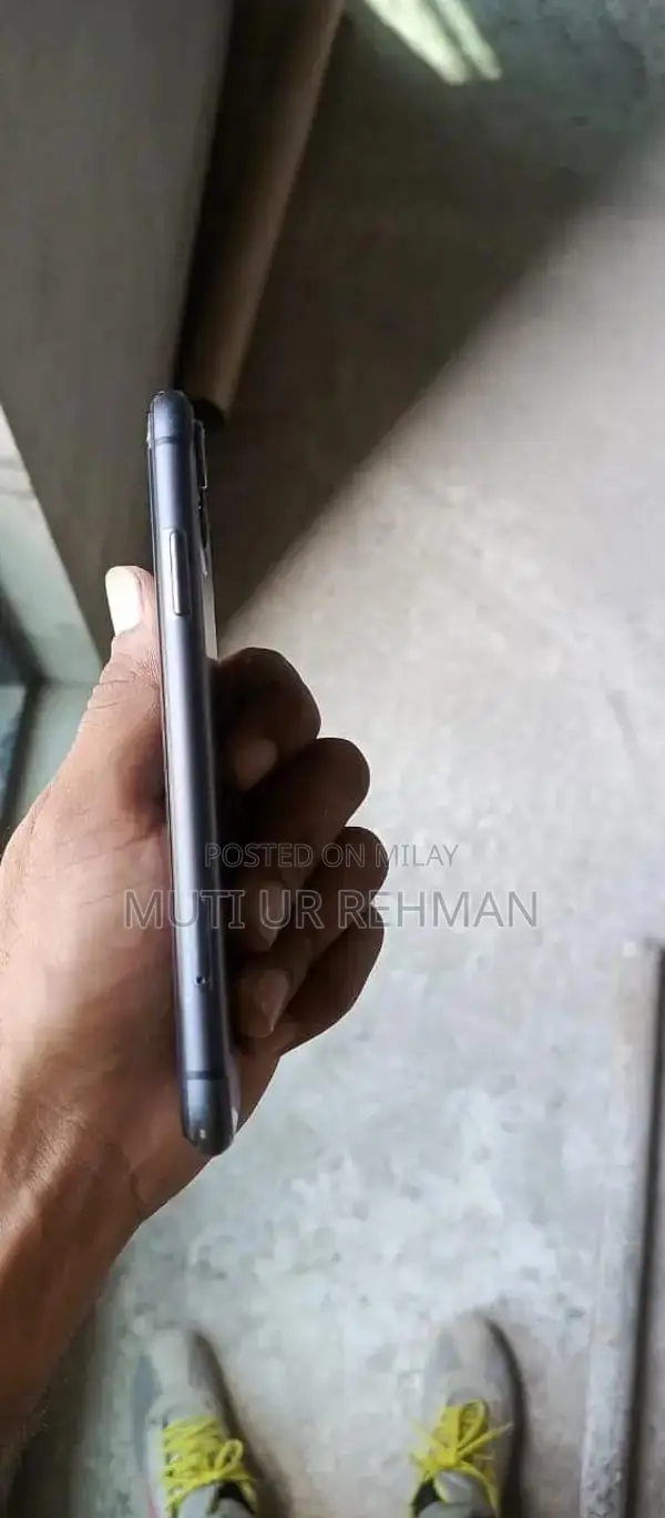 Pre-Owned iPhone 11 64GB with High Battery Health