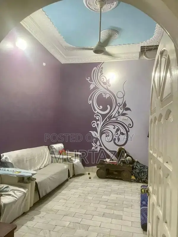 Spacious Family Home in Desirable Neighborhood