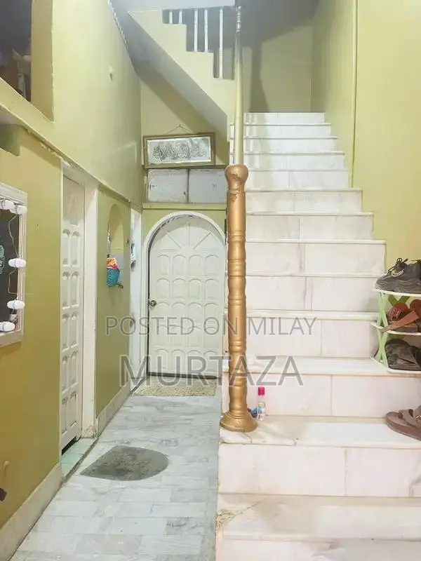 Spacious Family Home in Desirable Neighborhood