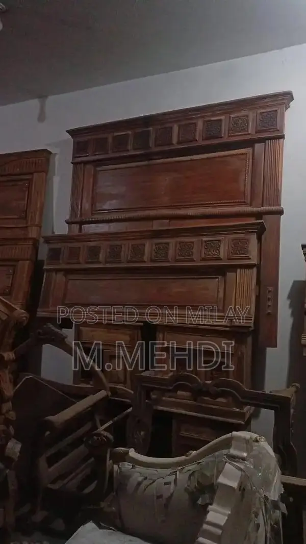 Wooden Bedroom Set with Side Tables and Dressing Table