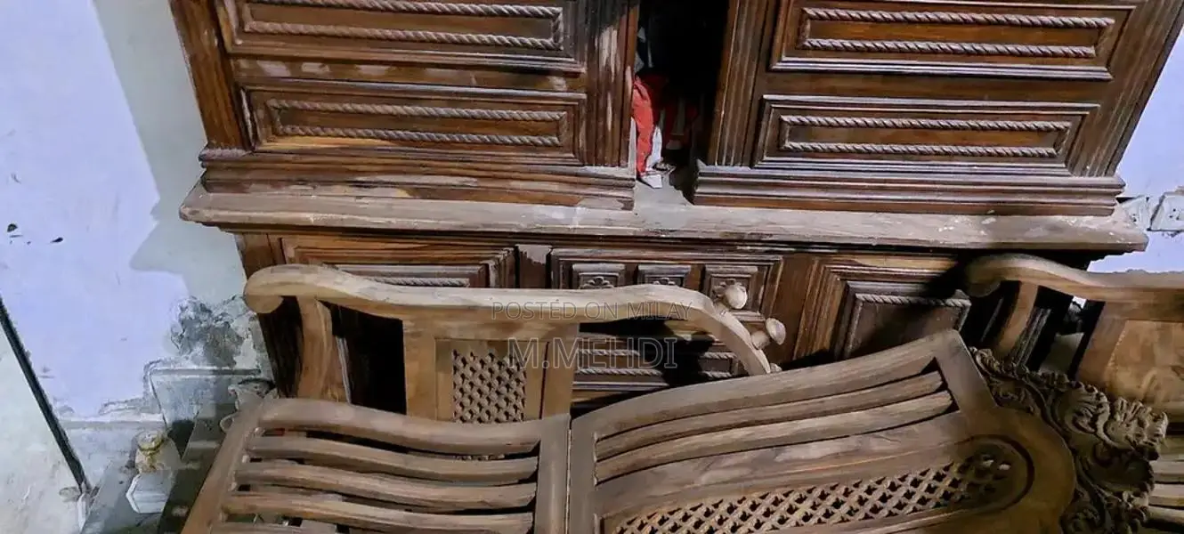 Wooden Bedroom Set with Side Tables and Dressing Table