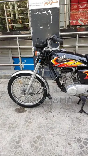 Honda CG 125 2022 Motorcycle - Classic Urban Commuter
