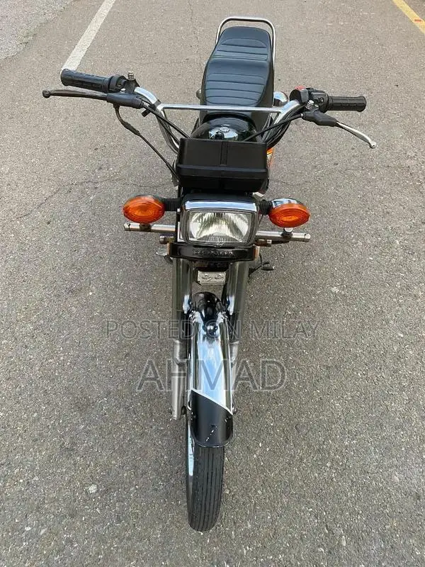 Honda 125cc Motorcycle - Well-Maintained Road Bike