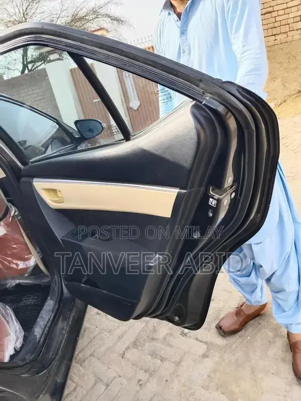 2018 Toyota Corolla GLI Sedan with Alloy Wheels