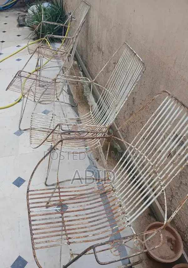 Outdoor Iron Garden Furniture Set - 4 Chairs and Table