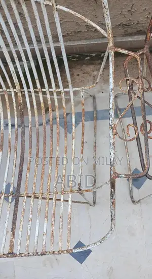 Outdoor Iron Garden Furniture Set - 4 Chairs and Table