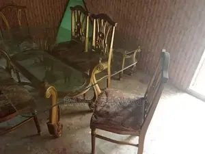 10 x 10 Home Furniture Piece in Good Condition