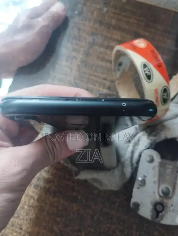 Huawei Nova 3i Smartphone Compact Touchscreen Device