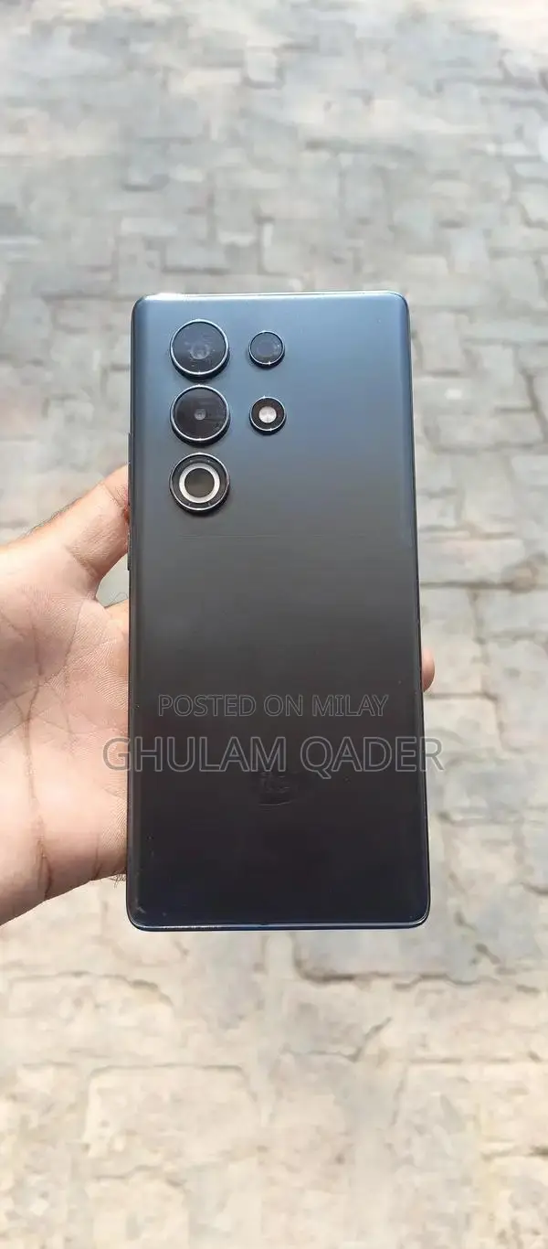 Ultra Smartphone with Complete Accessories and Original Box