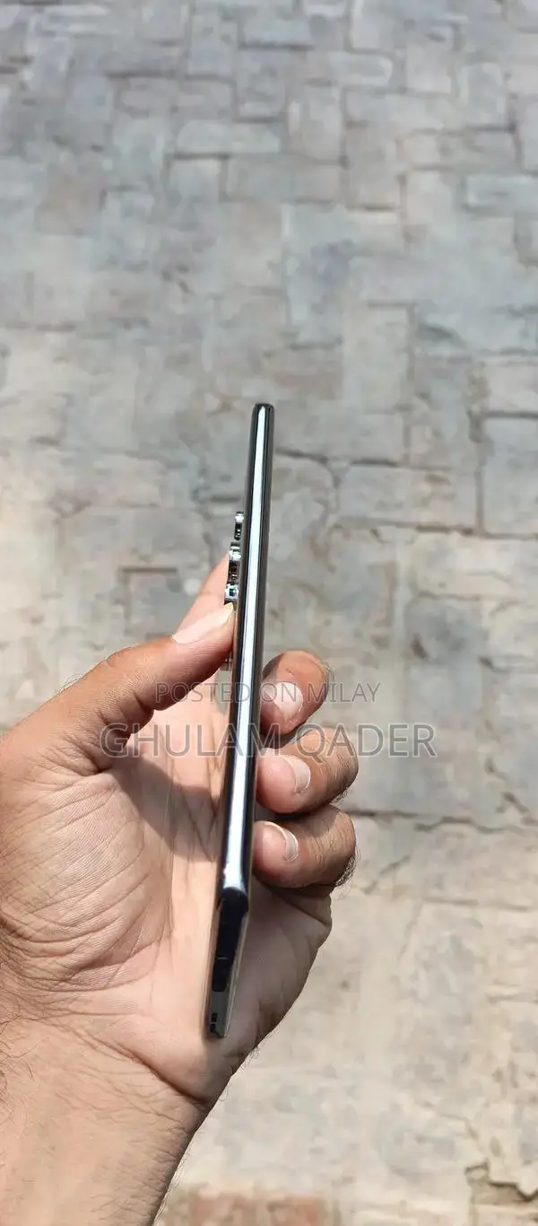 Ultra Smartphone with Complete Accessories and Original Box