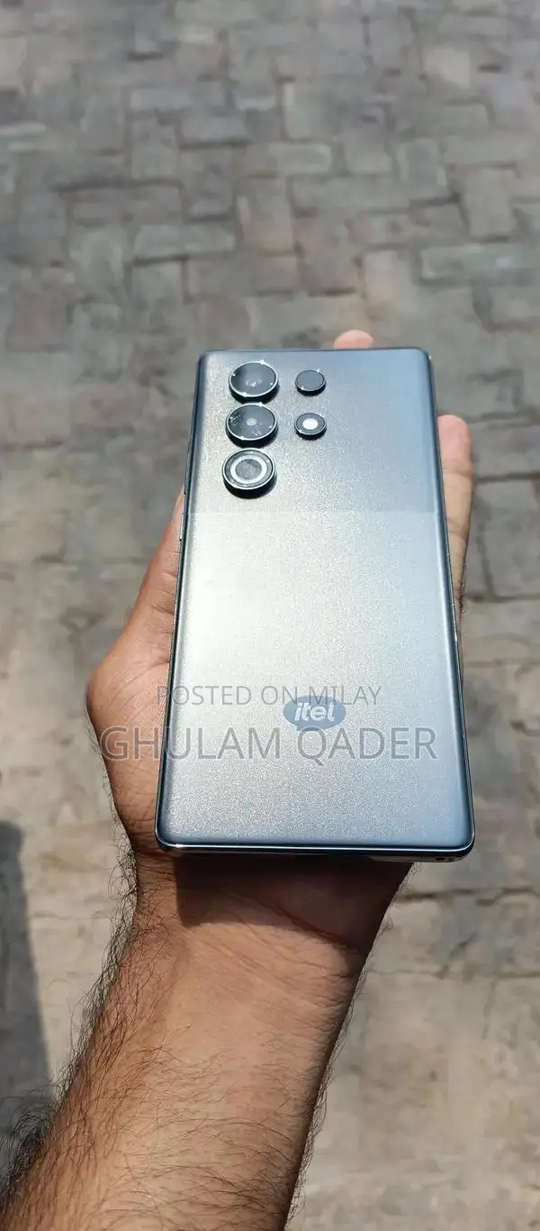 Ultra Smartphone with Complete Accessories and Original Box