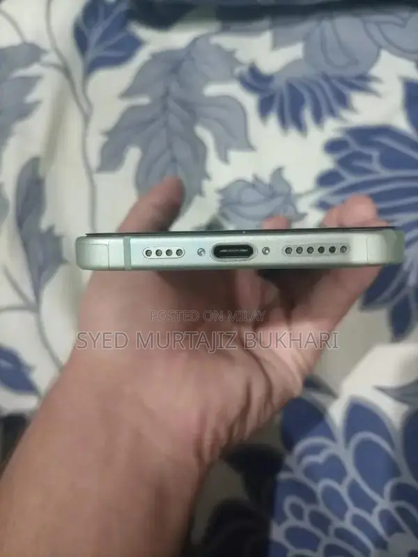 128GB iPhone 15 Plus - Excellent Condition with Original Box