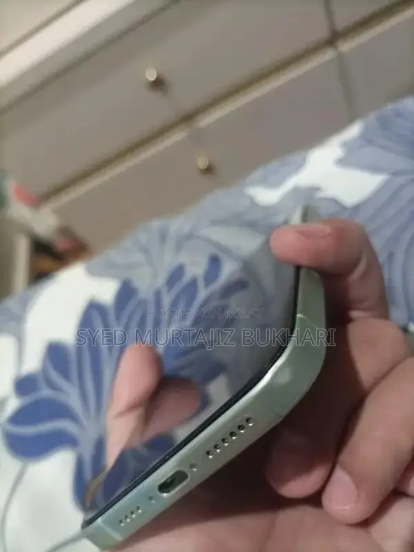 128GB iPhone 15 Plus - Excellent Condition with Original Box