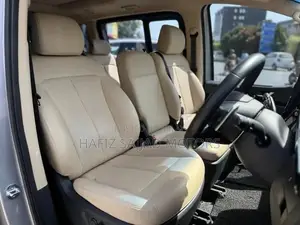 Photo - 2023 Hyundai Staria 3.5L Luxury 11-Seater MPV