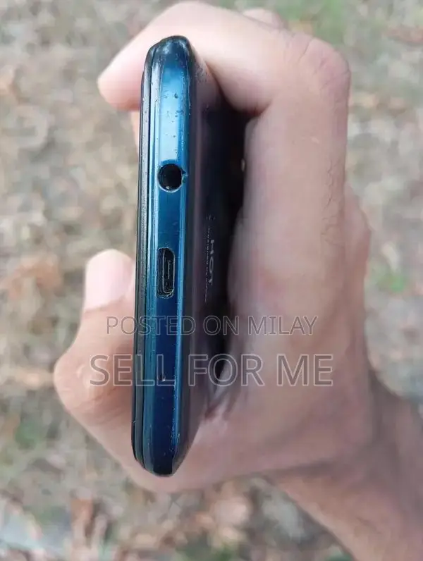 Infinix Hot 9 Play Smartphone with Accessories