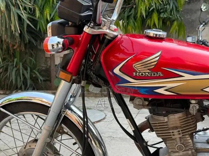 Honda 125cc Motorcycle - First Owner, Well-Maintained