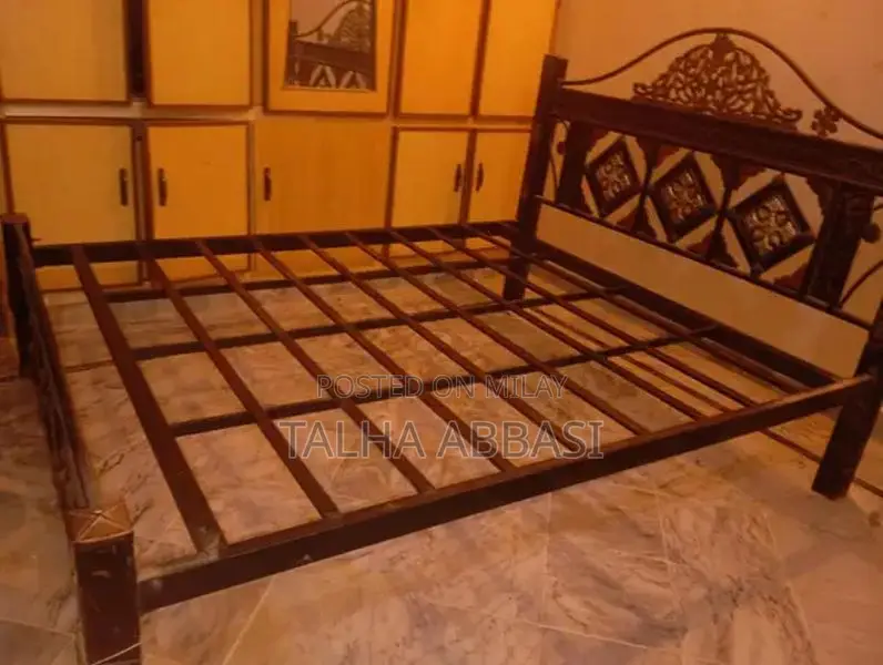 Iron Bed Frame 10x10 in Neat Condition
