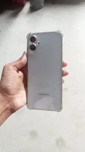 Samsung Budget Smartphone 6GB RAM 128GB Storage Lightly Used