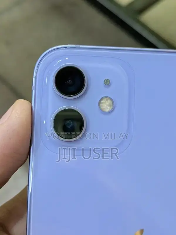 iPhone 12 64GB Smartphone with Face ID and Good Battery