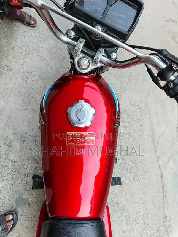 Honda 125 Motorcycle 2019 Model - Low Mileage Red Bike