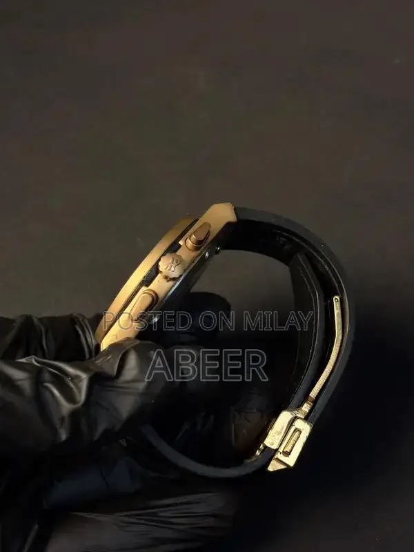 Hublot Men's Chronograph Watch with Leather Strap - Precision Timepiec