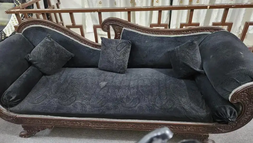 Dewan Furniture Piece in Excellent Condition