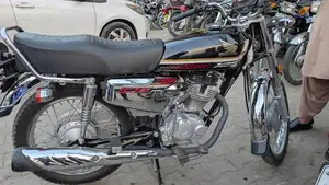 Photo - Honda CG 125S Single-Cylinder Motorcycle - Self Start Model