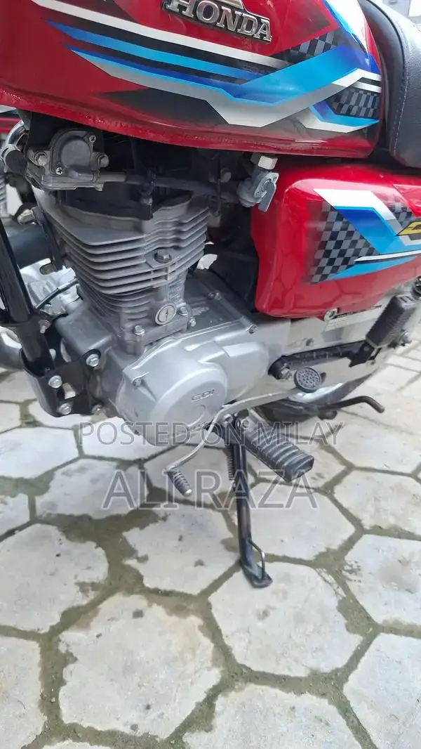 Honda CG 125 Motorcycle - Classic Single Cylinder Commuter Bike