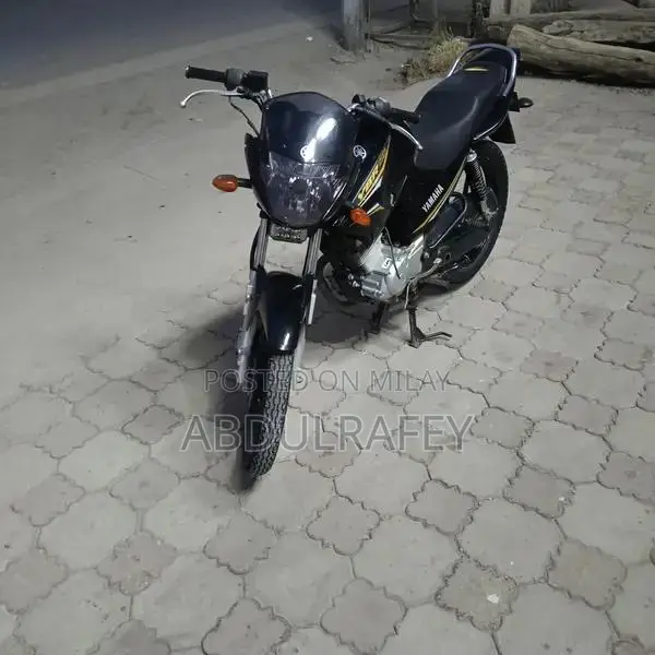 YBR 125cc Motorcycle - Reliable City Commuter