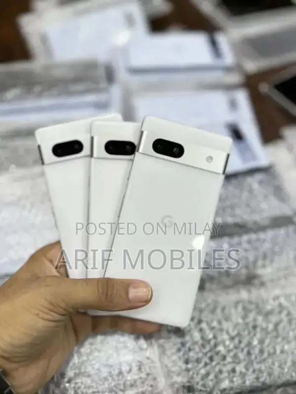 Mid-Range Android Smartphone with Advanced Camera System