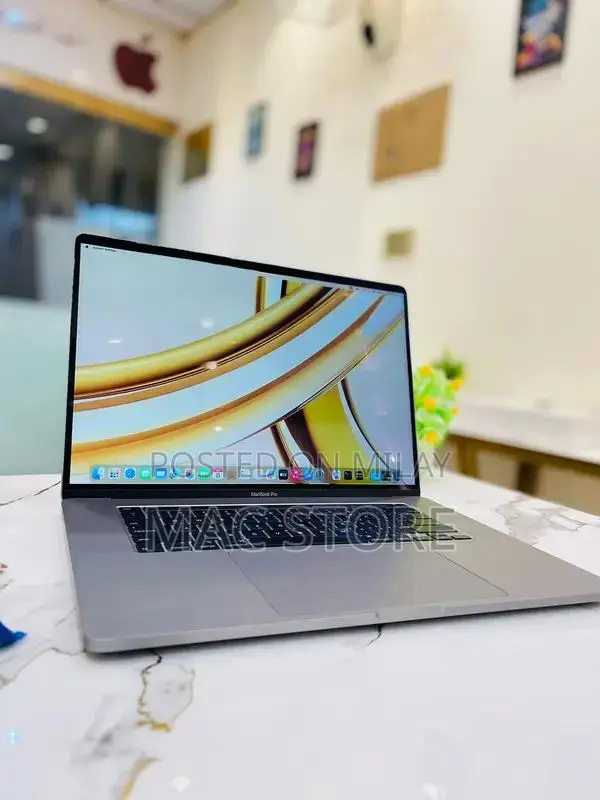 Apple MacBook Air M2 2022 Laptop - 13-inch Ultrabook