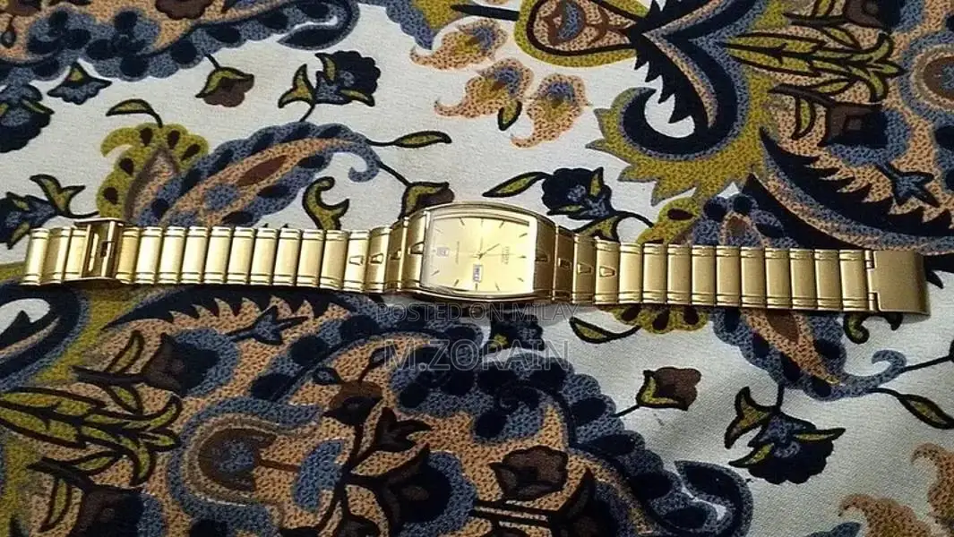 Citizen Men's Gold-Tone Analog Dress Watch - Elegant Timepiece