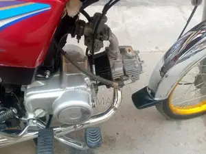 Photo - Honda Performance Vehicle with Advanced Engineering