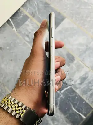 Apple iPhone XS Max Dual SIM 64GB Smartphone