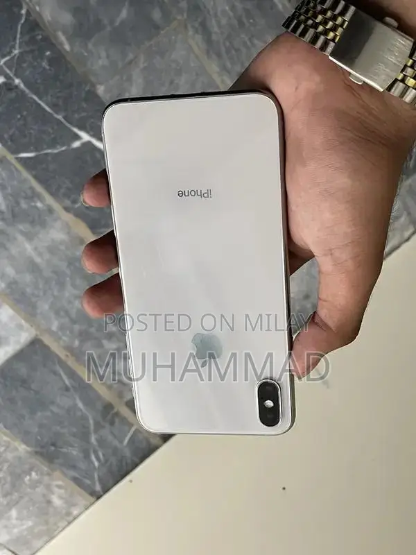 Apple iPhone XS Max Dual SIM 64GB Smartphone