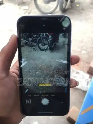 Pre-Owned Apple Smartphone with High Battery Health