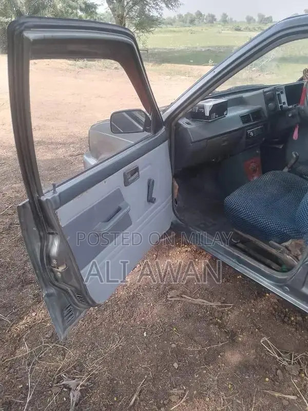 Suzuki Mehran VXR Sedan - Well-Maintained Used Vehicle