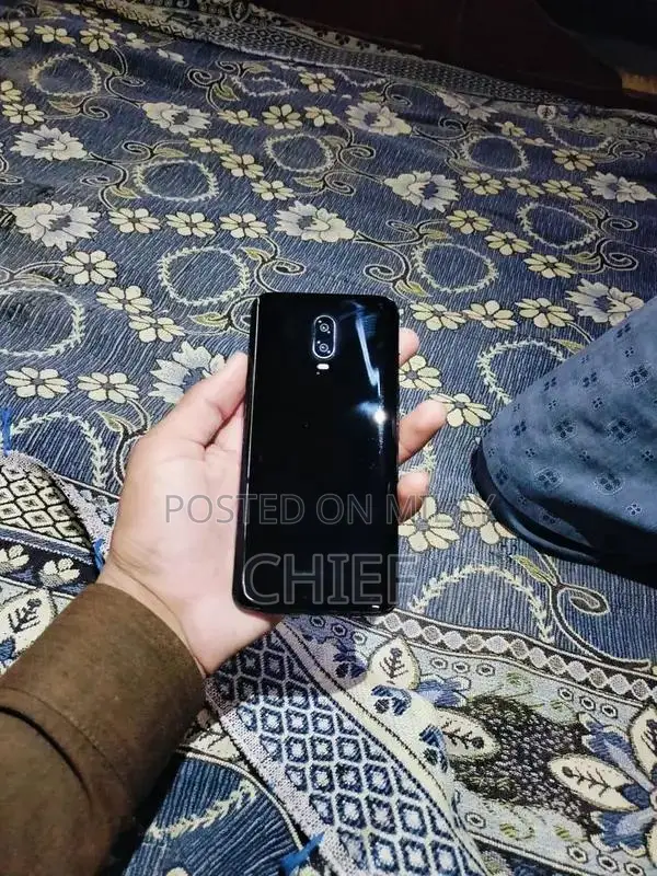 High-Performance Gaming Smartphone with 8GB RAM