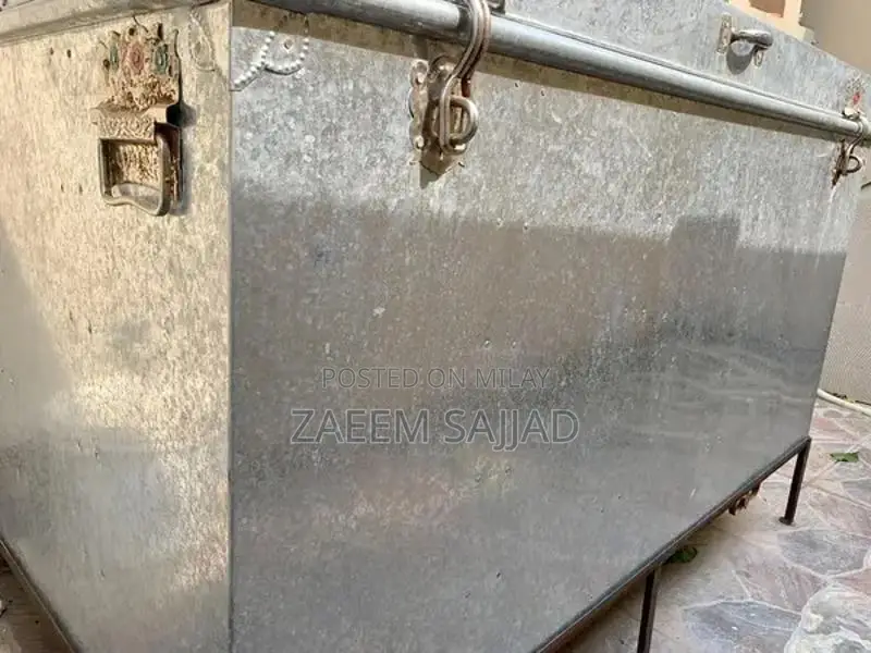 Large Steel Storage Peti with Folding Cover and Stand