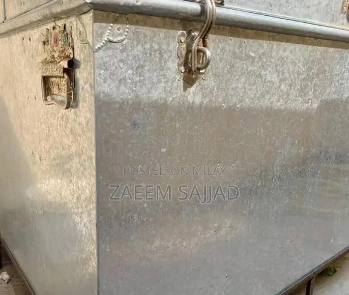 Large Steel Storage Peti with Folding Cover and Stand