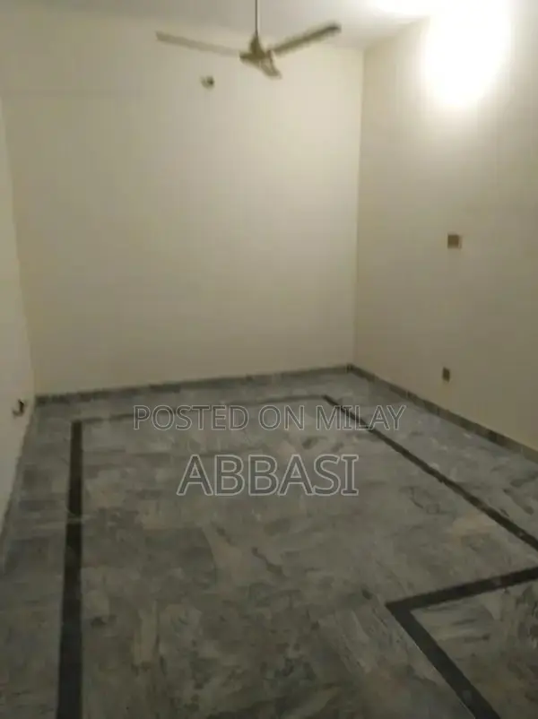 Ground Floor Rental - 3 Rooms with Kitchen and Bathroom