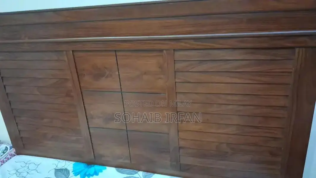 Matte Finish Semi-Solid Wood Bedroom Furniture Set