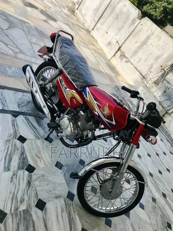 Honda 125 Motorcycle 2020 Model - Well-Maintained Condition