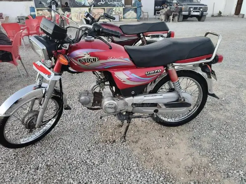 Unique CD 70 2013 Motorcycle - Well-Maintained City Ride