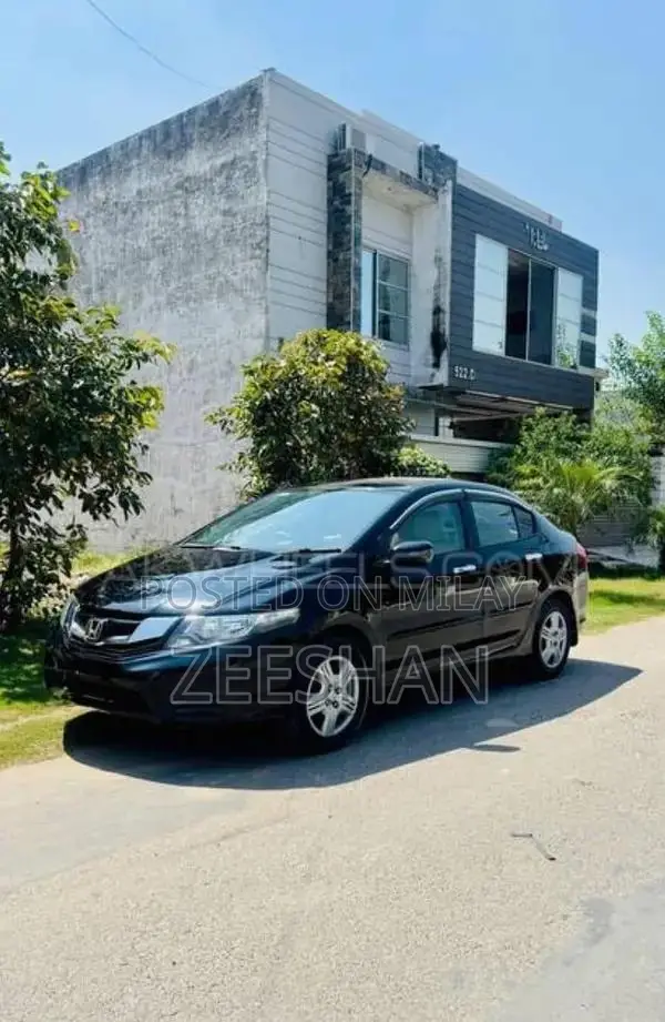 Honda City Sedan 2017 - Well-Maintained Compact Car